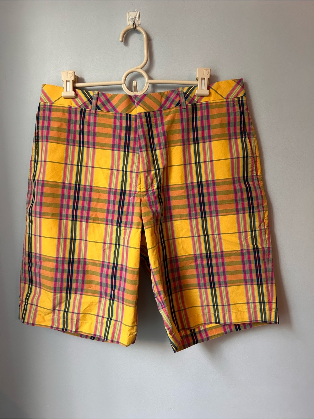 Walter Hagen Men's Size: 34 Plaid Pattern Yellow Golf Relax Shorts w/Pockets